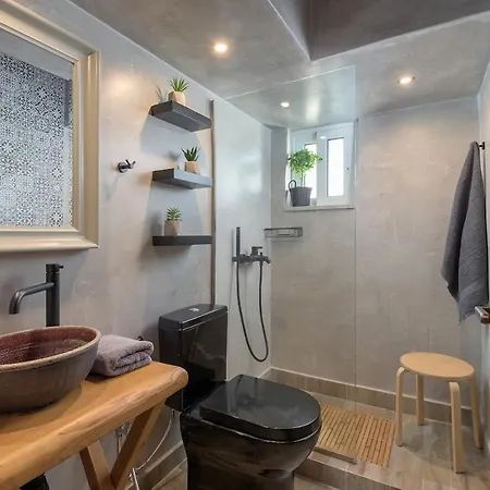 Ruby Chic Retreat Near Old Town, 2 Balconies Apartman Rhodes City